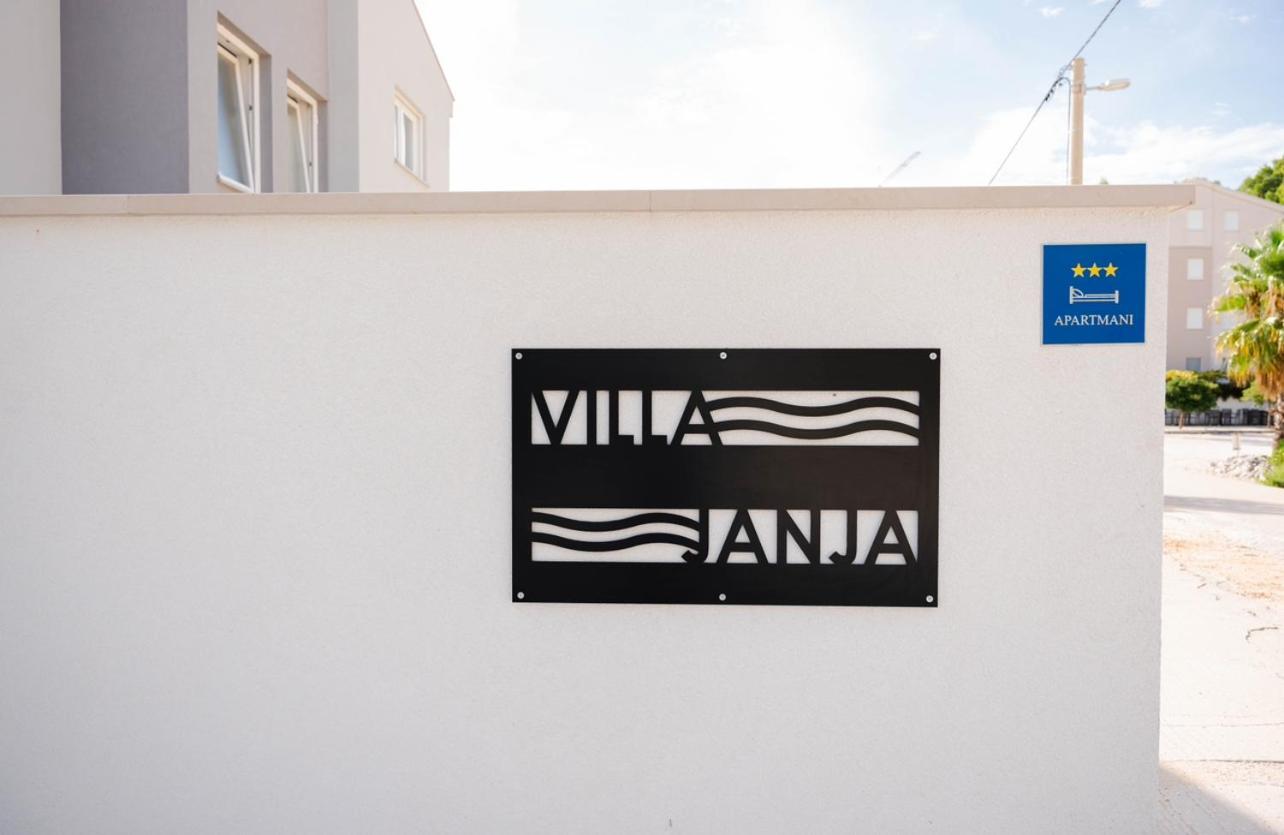 Janja Apartment Komarna